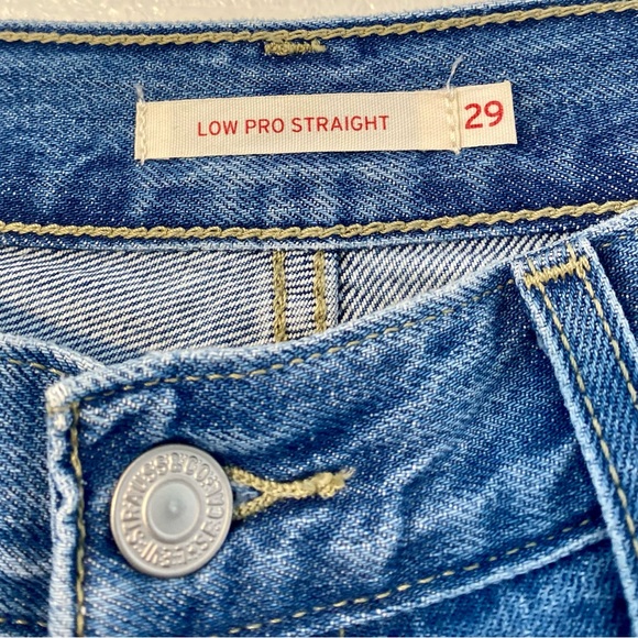 Levi’s -Low Pro Straight with 70’s boho black flower.Great condition..Size 29 - Picture 4 of 10